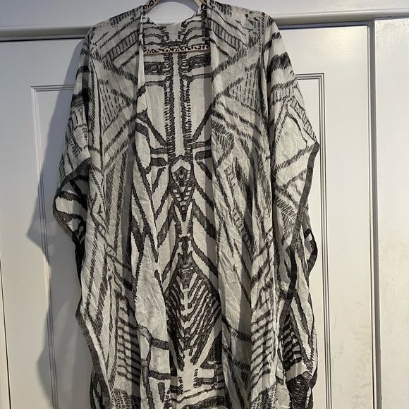 Anthropologie Ruanna/Wrap/Kimono by Feathers by Tolani- OS - Picture 10 of 13